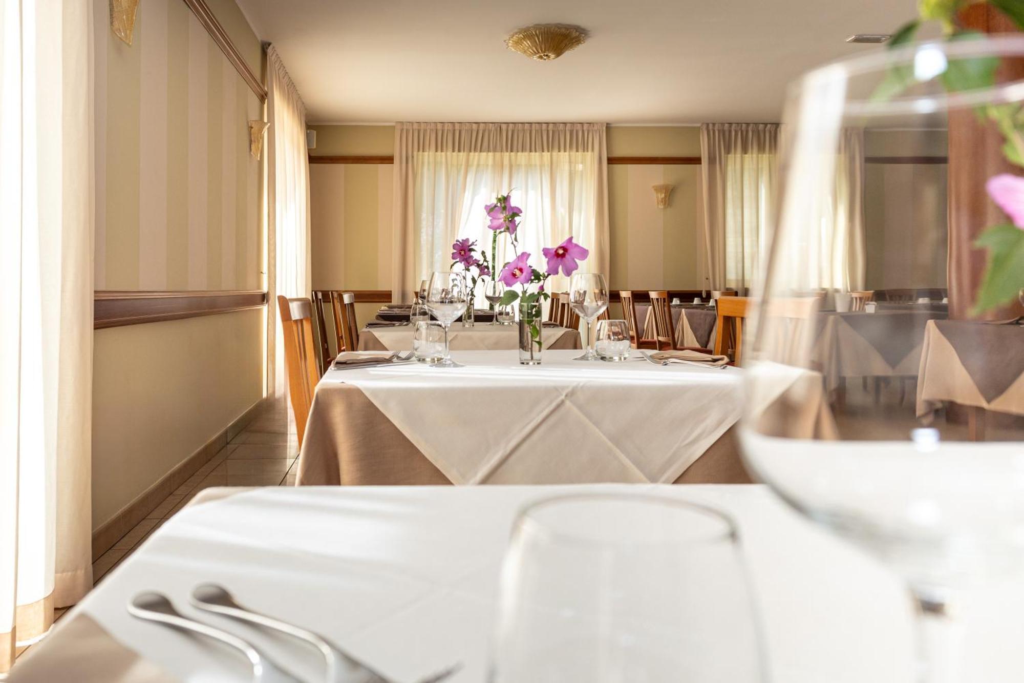 Hotel Valentino Acqui Terme Dış mekan fotoğraf