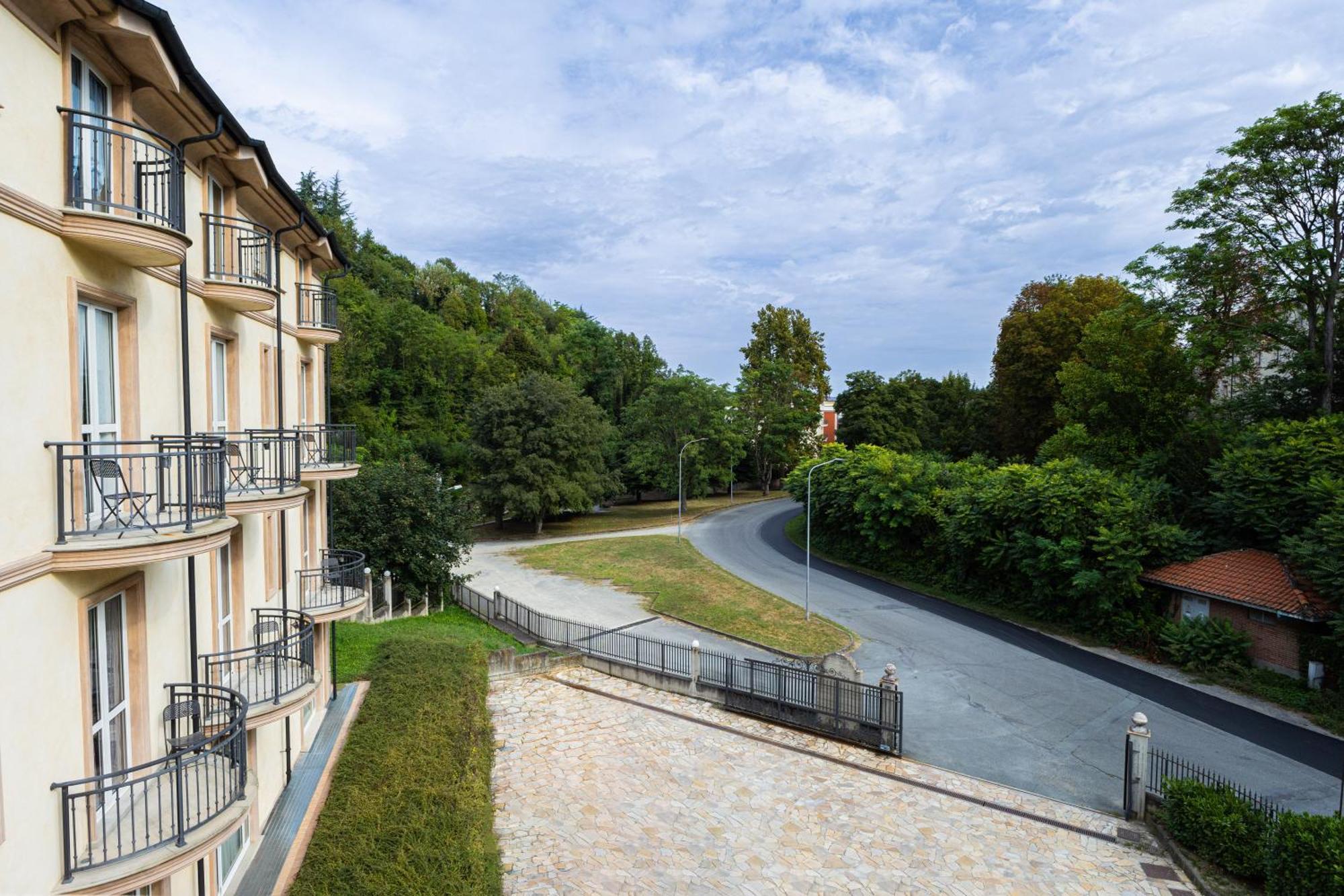 Hotel Valentino Acqui Terme Dış mekan fotoğraf