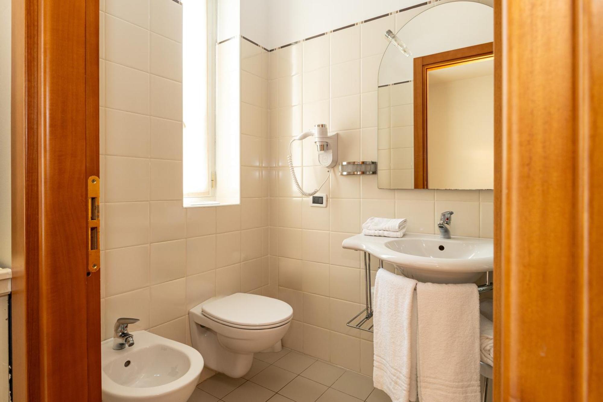 Hotel Valentino Acqui Terme Dış mekan fotoğraf