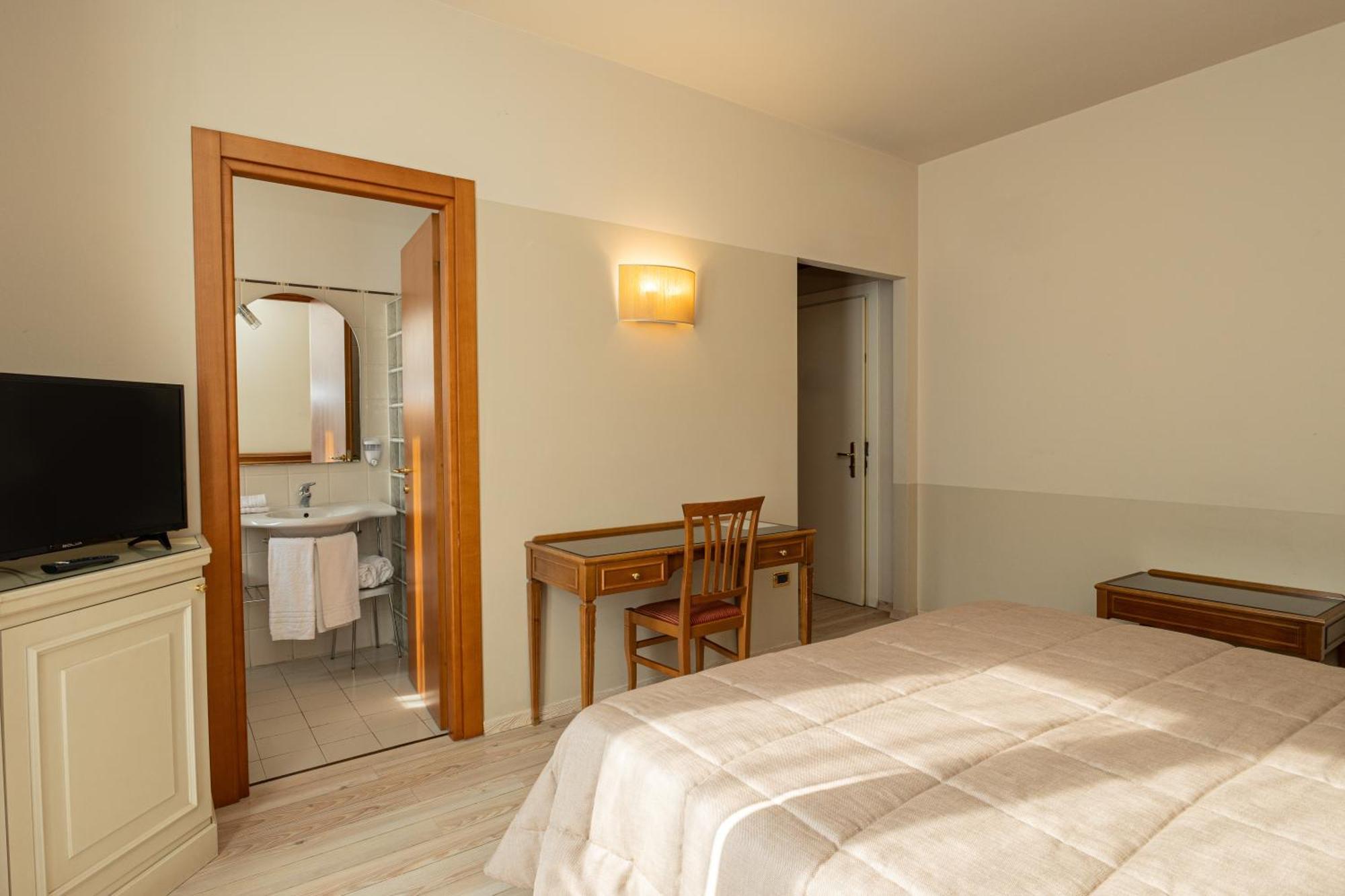 Hotel Valentino Acqui Terme Dış mekan fotoğraf