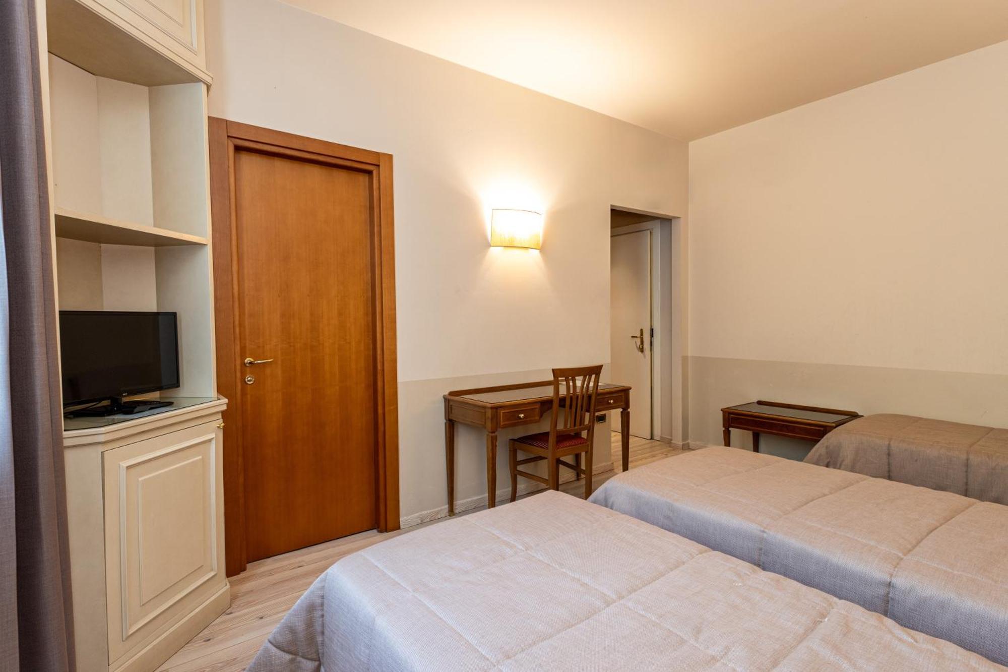 Hotel Valentino Acqui Terme Dış mekan fotoğraf
