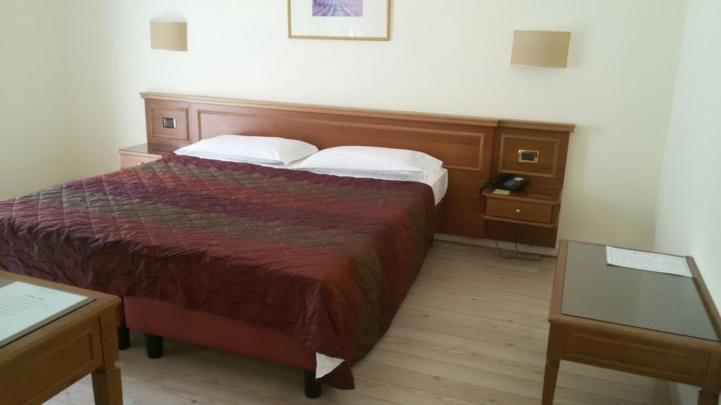 Hotel Valentino Acqui Terme Dış mekan fotoğraf