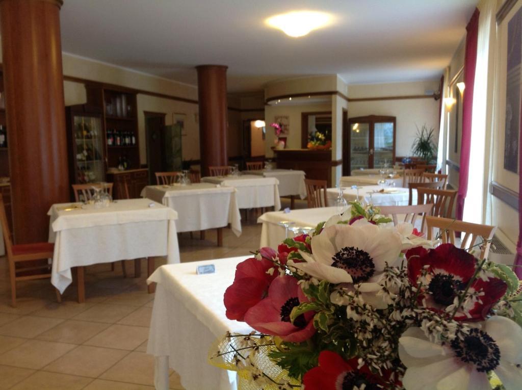 Hotel Valentino Acqui Terme Dış mekan fotoğraf