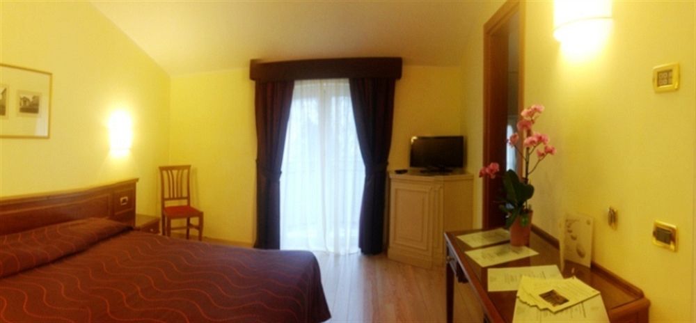 Hotel Valentino Acqui Terme Dış mekan fotoğraf