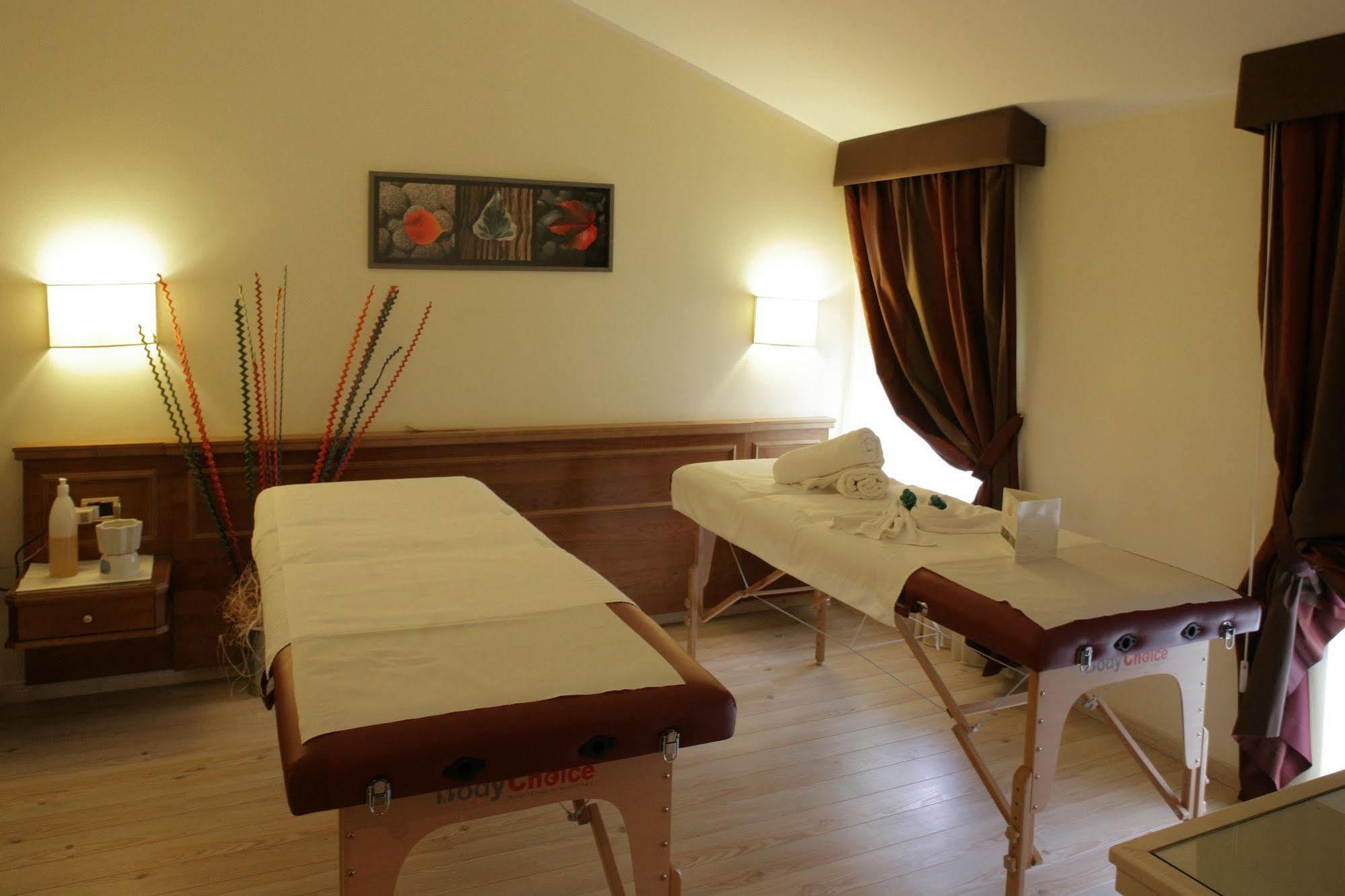 Hotel Valentino Acqui Terme Dış mekan fotoğraf